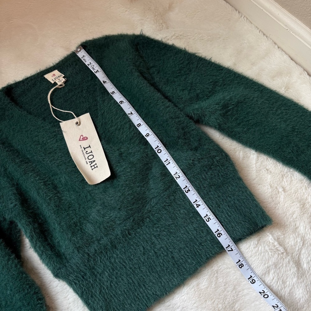 IJOAH Women’s Emerald Green Fuzzy V-Neck Wrap Sweater Top - Sz Small, NWT - Picture 8 of 10